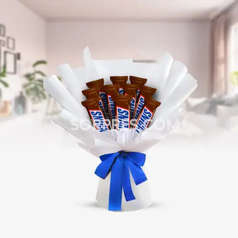 Ramo de chocolates Snickers – flores en Cusco